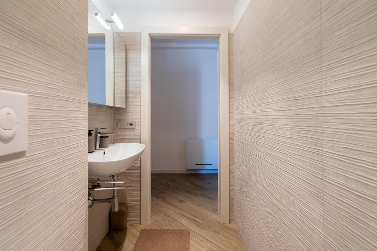 Aurealiving - Trastevere Suite With Rooftop & Gym, Your Place In Roma Exterior foto