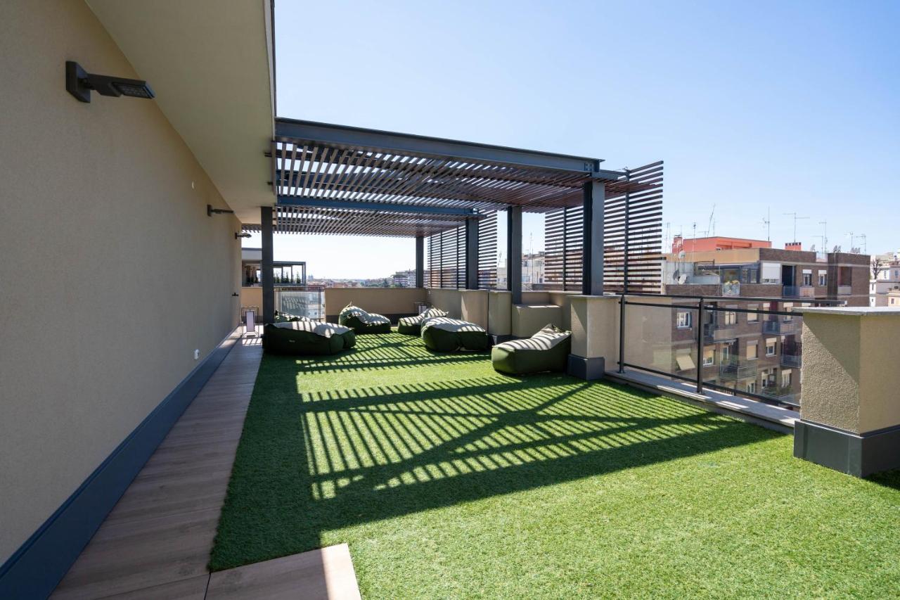 Aurealiving - Trastevere Suite With Rooftop & Gym, Your Place In Roma Exterior foto