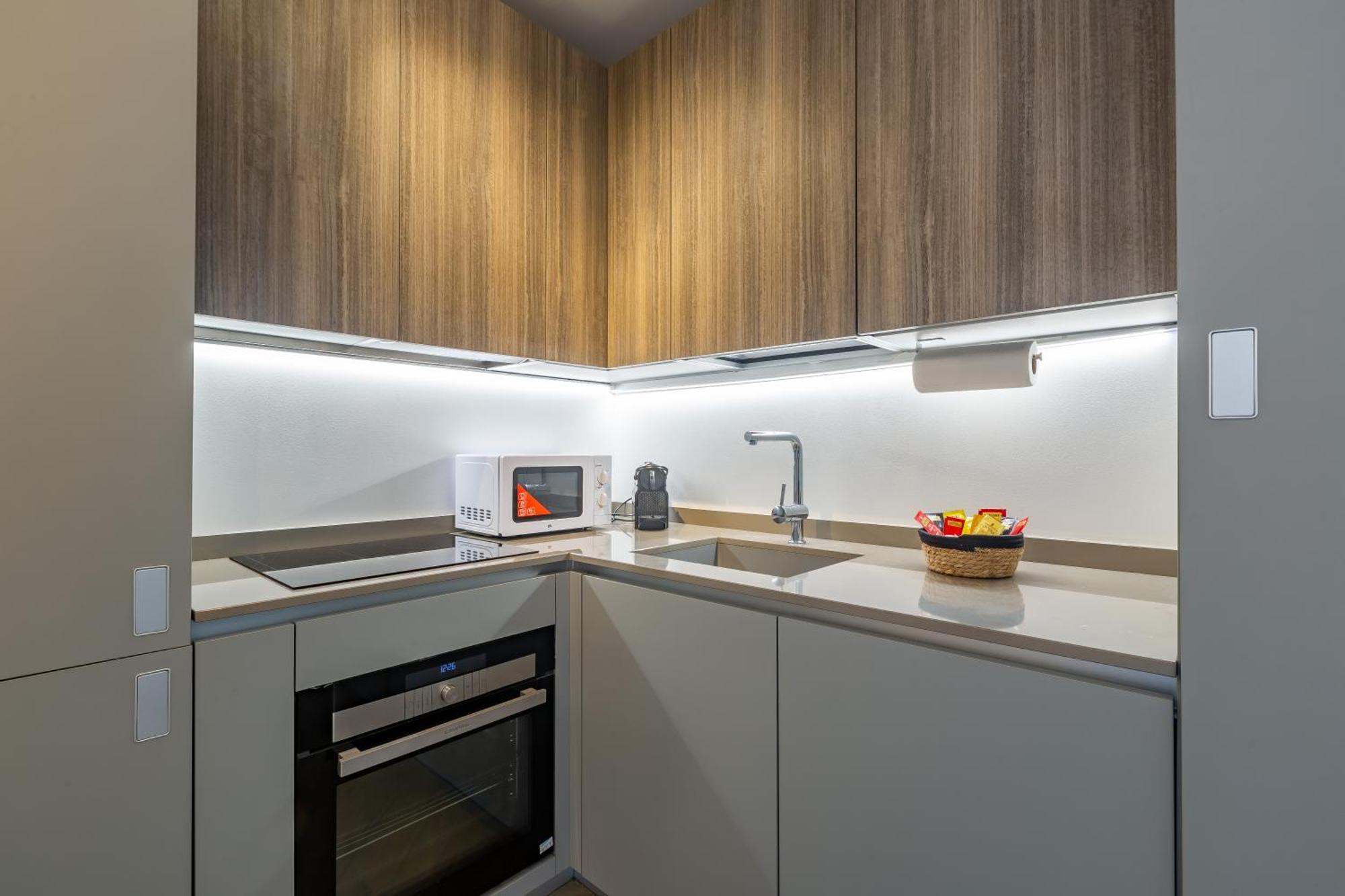 Aurealiving - Trastevere Suite With Rooftop & Gym, Your Place In Roma Exterior foto